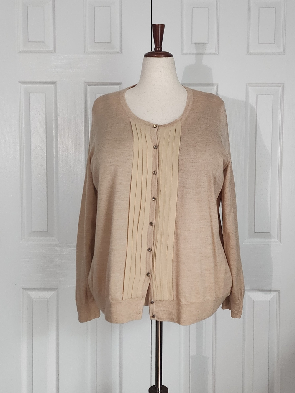 Talbots 3X Beige Women's Silk Pleated Front With Glass Buttons Cardigan Sweater